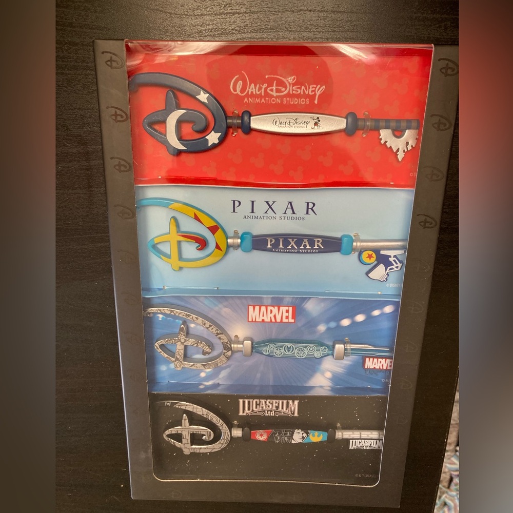 Collectible key starter